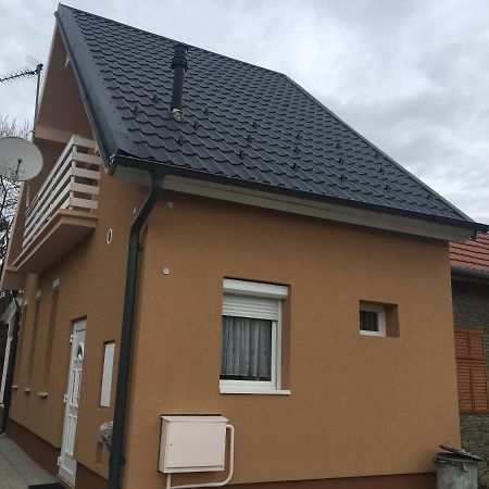 Pesti Apartmanház Bük Esterno foto