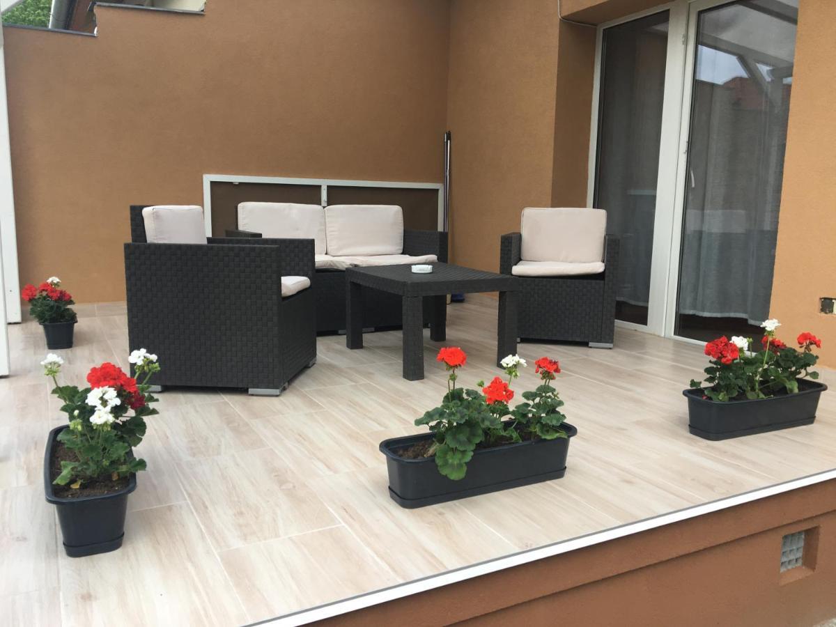 Pesti Apartmanház Bük Esterno foto